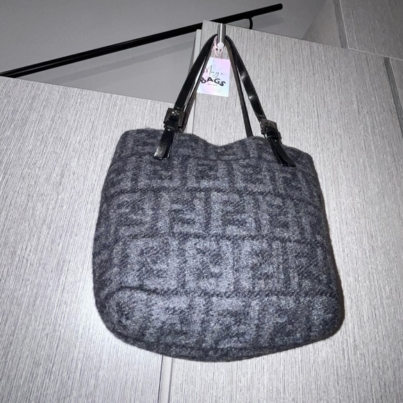 Fendi: Wool Cashmere Zucca Monogram Shoulder Bag - Picture 5 of 17